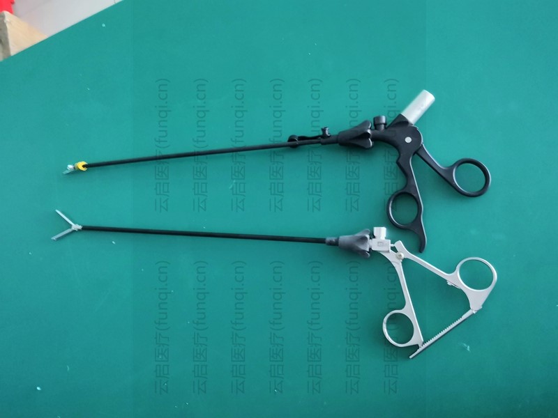 伊达 14053156 手术钳 钳头错位.jpg