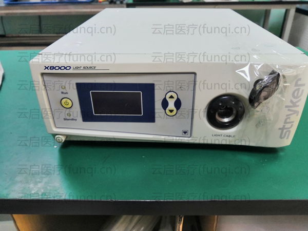 STRYKER X8000冷光源  开机灯不亮，有异常响声.jpg